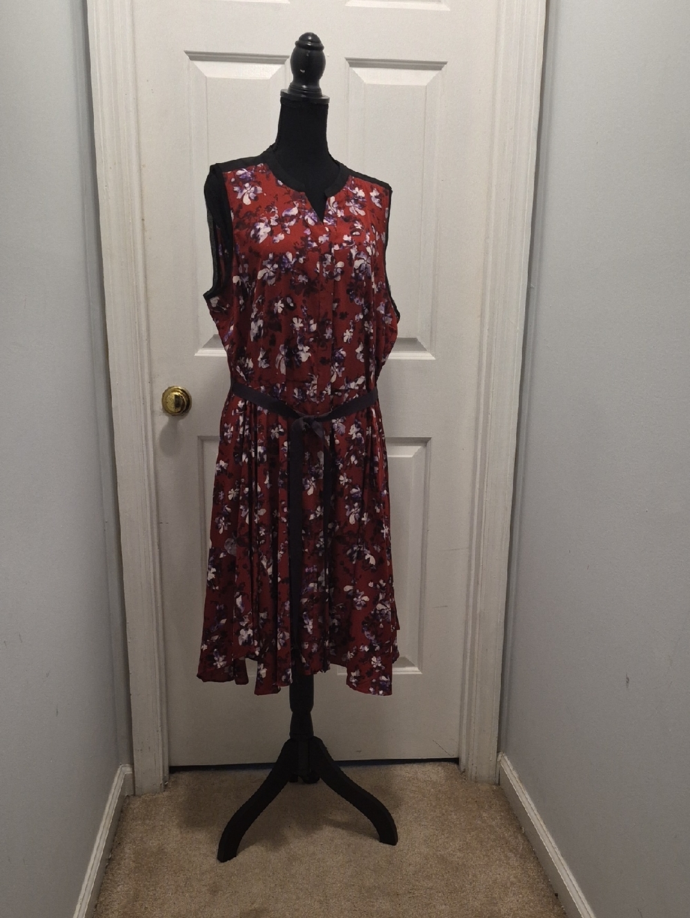 D33- Simply VeraWang Sleeveless Floral Tie-Waist Dress in Burgundy - sz 2X
